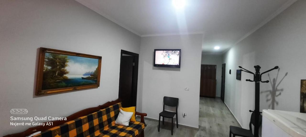 Apartment Pine 2 1